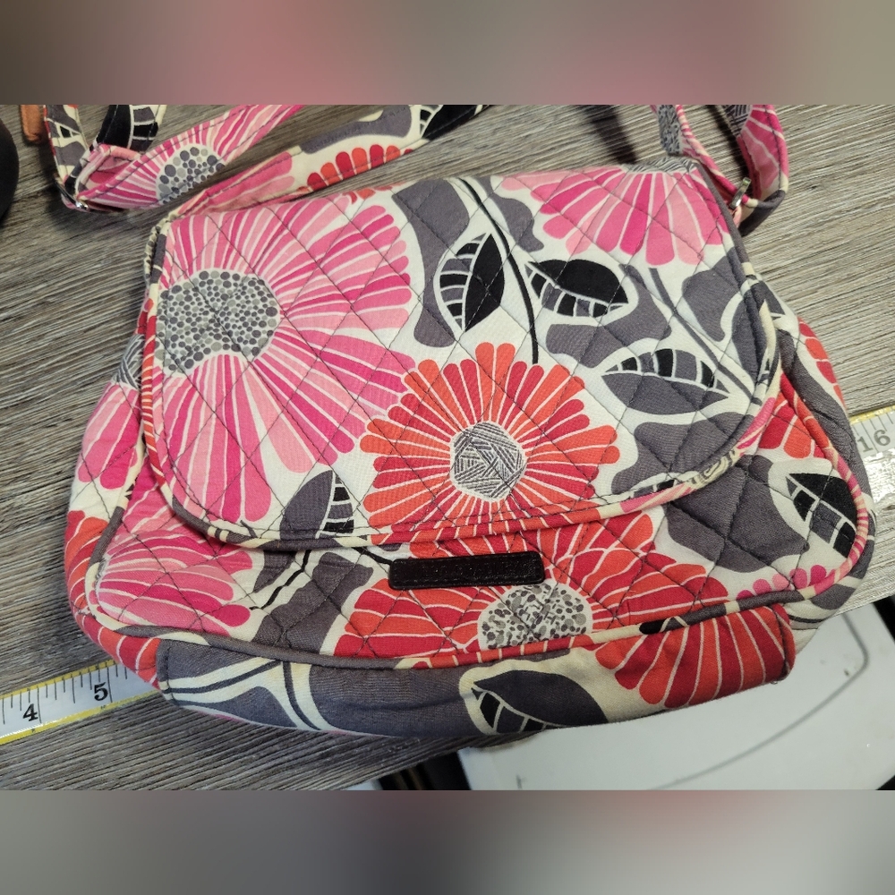 Vera Bradkey Small Crossbody Purse Quilted‎ Floral